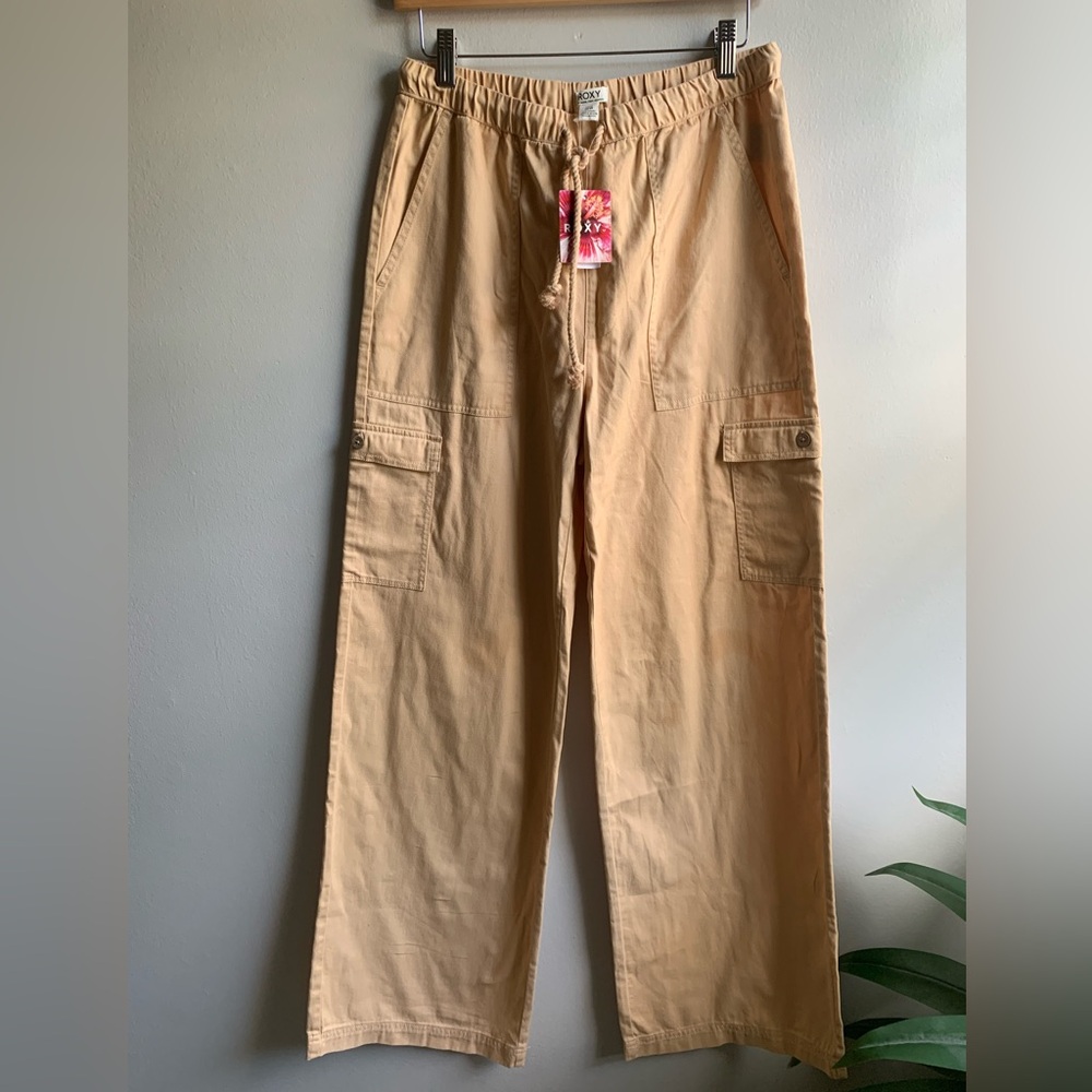 6. NWT Roxy Beige/peachy Drawstring Cargo Pants